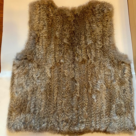 100% REAL FUR VEST - Picture 4 of 6
